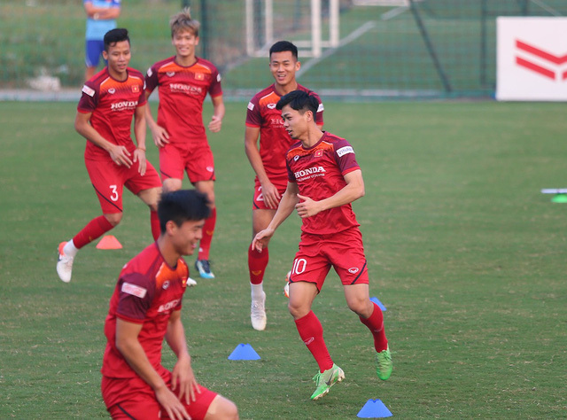  
Đội tuyển Việt Nam nỗ lực tập luyện trước thềm cuộc đấu UAE.