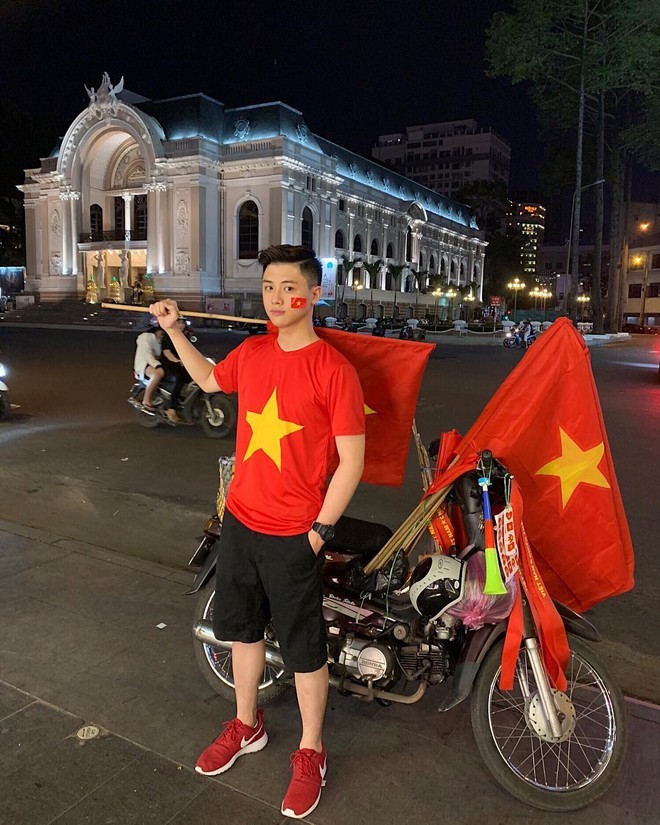  
Tú luôn theo dõi từng trận đấu của đội tuyển Việt Nam trong 1 năm trở lại đây.