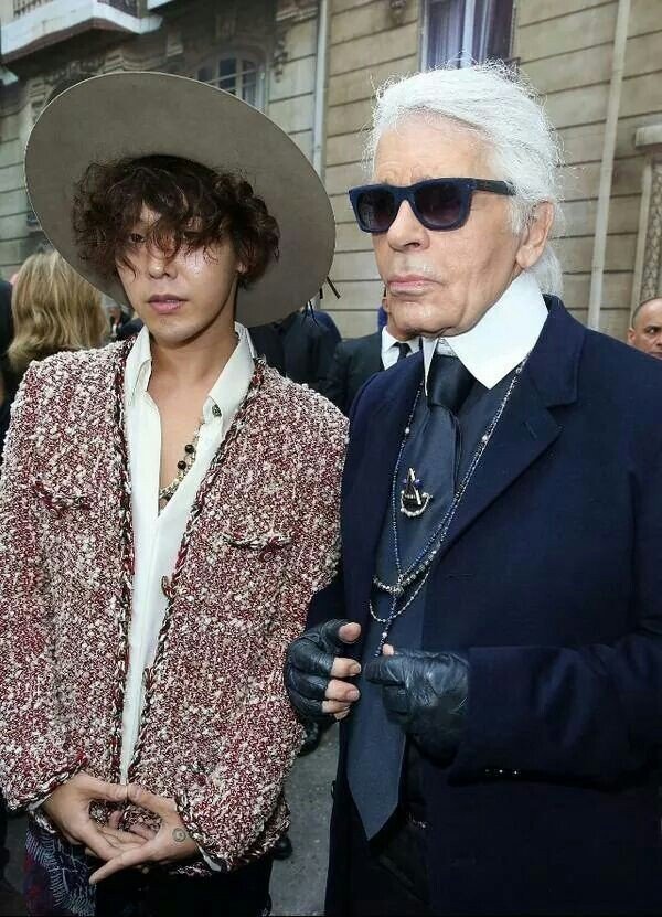  
G-Dragon và Karl Lagerfeld.