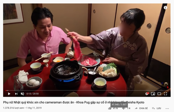  
Hình ảnh trong đoạn video review về 1 nhà hàng sang chảnh ở Nhật. (Ảnh chụp màn hình)