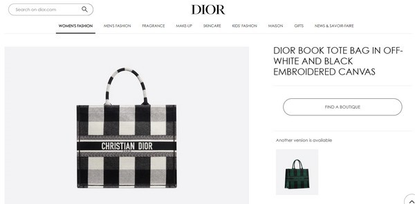  
3 mẫu túi được bán trên Website chính thức của Dior. 