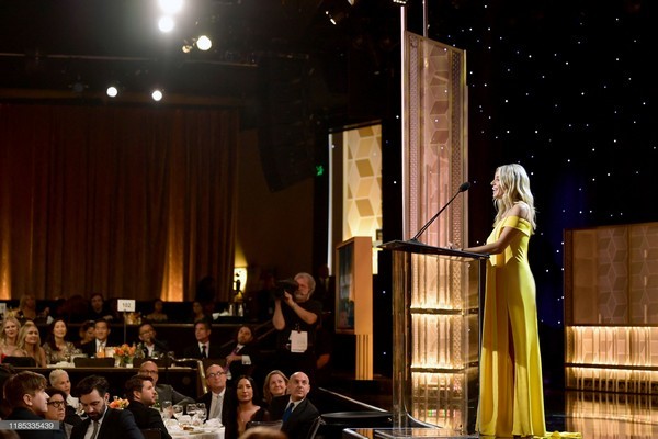  
 Sienna Mille lộng lẫy trong Lễ trao giải Điện ảnh Hollywood. 