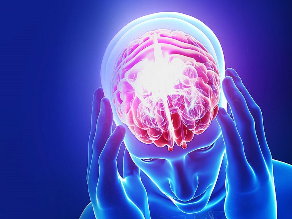  
Não rất có thể bị ảnh hưởng nếu như bạn lắc đầu thật mạnh để cho nước ra khỏi tai sau mỗi lần bơi, tắm. (Ảnh: Bravo-girl)