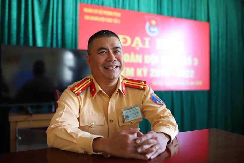 Chân dung Trung tá Vũ Xuân Hà Thái - người hùng trong vụ cháy xe Mercedes vào sáng 20/11.