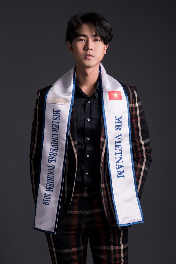 Người mẫu Nguyễn Luân dự thi Mister Universe Tourism 2019