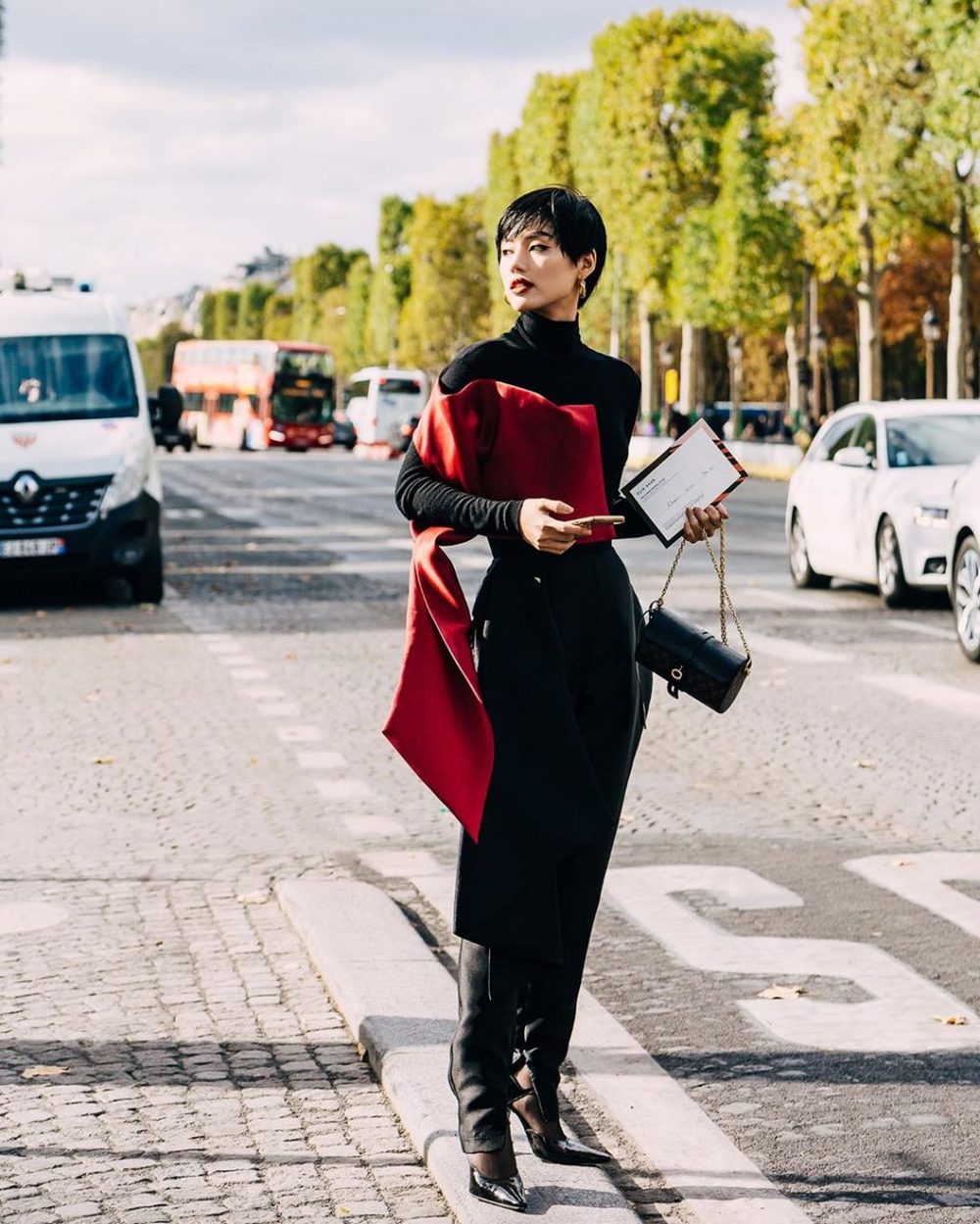  
"Cô em trendy" Khánh Linh cũng tạo dấu ấn khi tham dự Tuần lễ thời trang Paris Xuân - Hè 2020.  (Ảnh: IG)