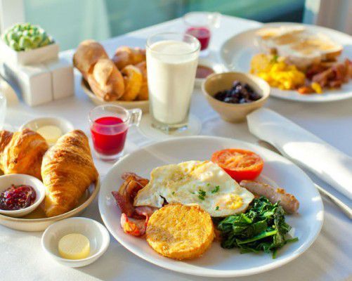 
Bữa sáng sẽ cung cấp rất nhiều năng lượng cho cả ngày, vì thế nên ăn uống hợp lý và đúng giờ.