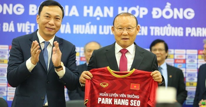  
Bản hợp đồng mới của HLV Park với VFF mang theo trọng trách nặng nề hơn.