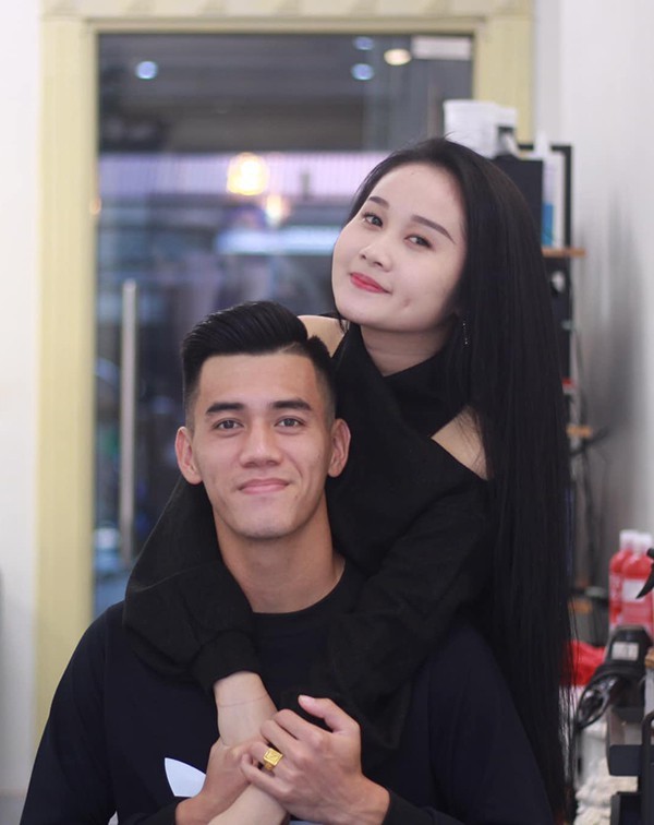  
Hình ảnh hạnh phúc của cặp đôi Tiến Linh và Ngọc Quyên