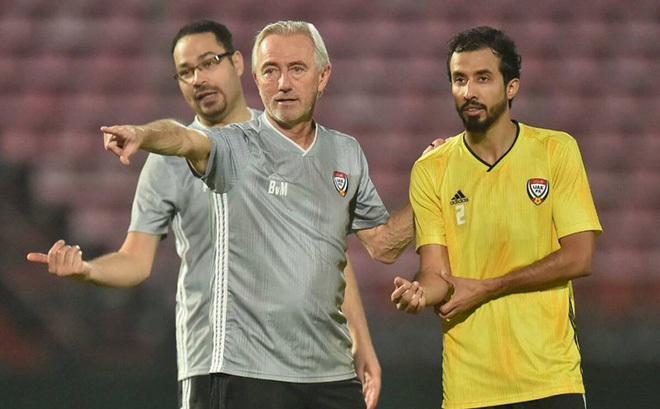 
Tiền vệ UAE chỉ trích cách dùng người của HLV Van Marwijk.