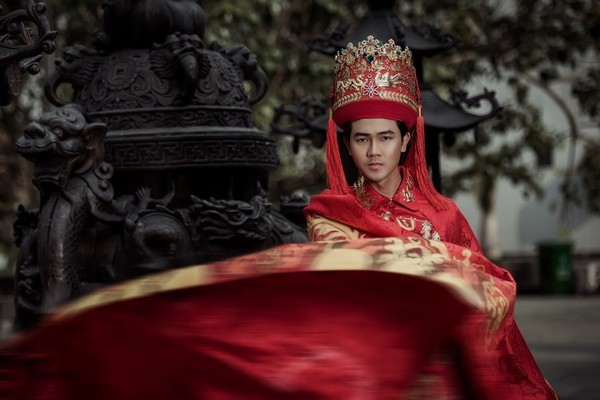 Trang phục dân tộc của Nguyễn Luân ở Mister Universe Tourism 2019