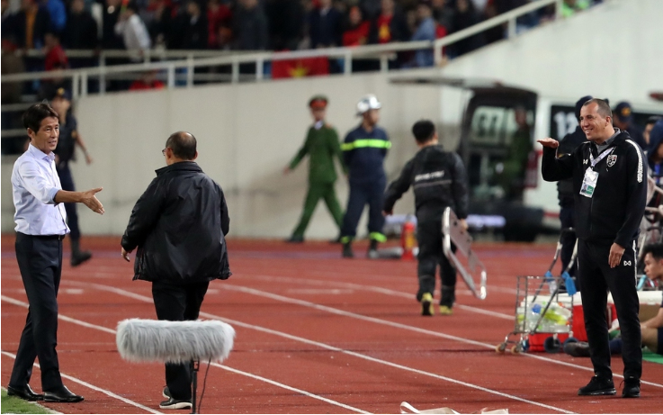  
Hành xử phi thể thao của Sasa Vesna Todic với HLV Park Hang-seo