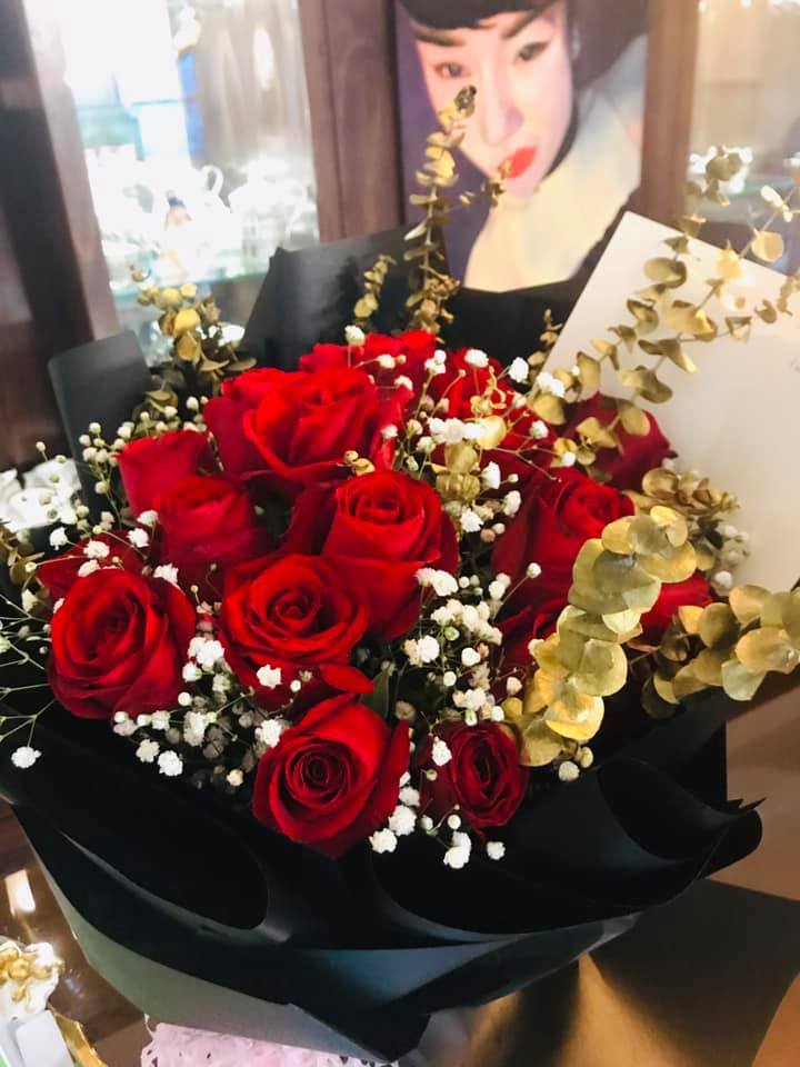 Trương Nam Thành tặng hoa cho vợ hơn 15 tuổi mừng 1 năm ngày cưới - Tin sao Viet - Tin tuc sao Viet - Scandal sao Viet - Tin tuc cua Sao - Tin cua Sao