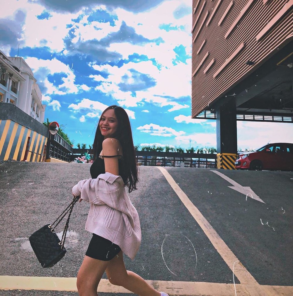 Nhiều bạn trẻ thích thú với góc checkin ở lối đi lên của Paris thu nhỏ. Ảnh: @khanhngoc_17