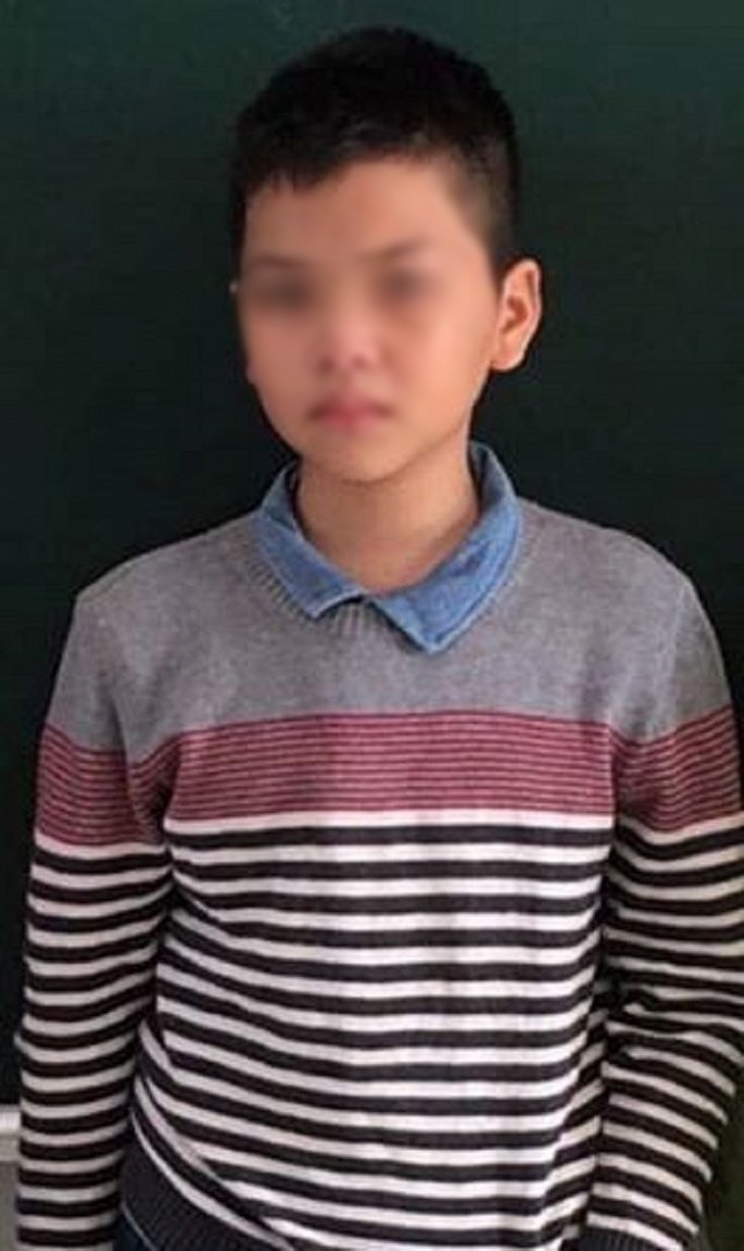  
Trang phục cậu bé 10 tuổi mặc trước khi mất tích (Ảnh: VTC News)