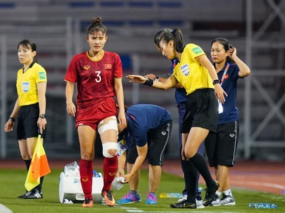 Nữ cầu thủ Việt Nam: Tập luyện liên tục nên không có thời gian đẹp