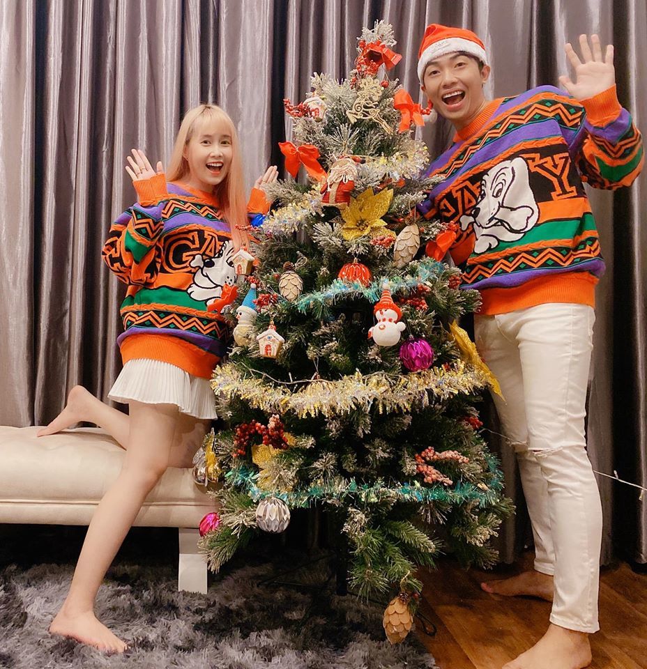 Vợ chồng Cris Phan khoe ảnh hạnh phúc trong đêm Giáng sinh 2019 - Tin sao Viet - Tin tuc sao Viet - Scandal sao Viet - Tin tuc cua Sao - Tin cua Sao