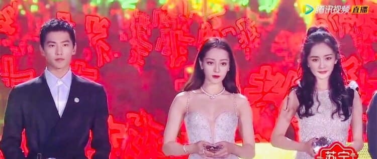  
Tinh Quang Đại Thưởng có loạt khoảnh khắc đắt giá khi dàn nam, nữ diễn viên đình đám đứng chung sân khấu. (Ảnh: Weibo).