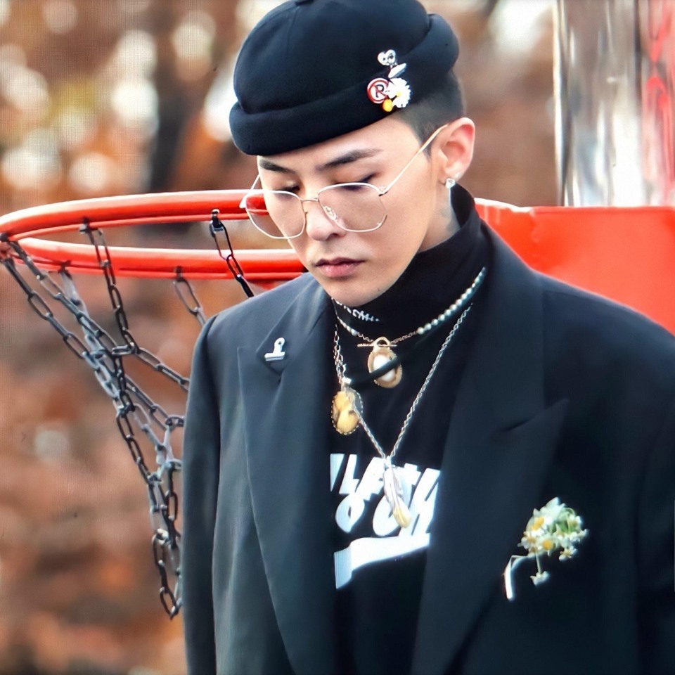  
G-Dragon đang ngầm khẳng định BIGBANG mãi mãi là 5 người?