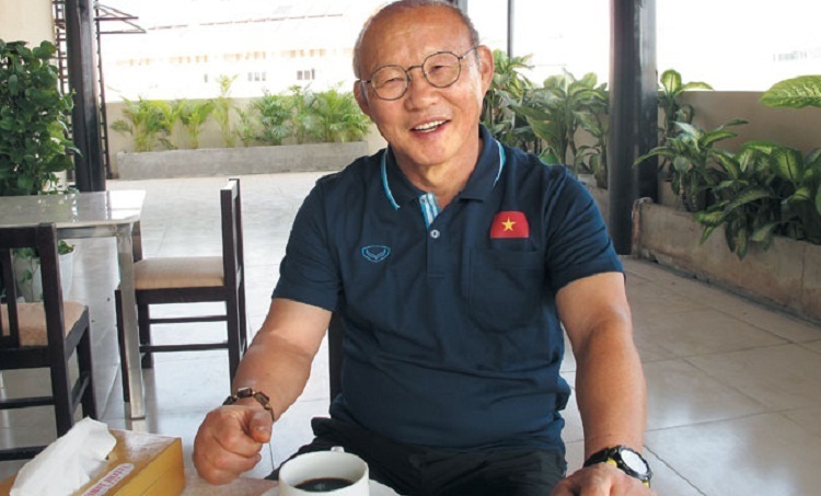  
Thầy Park đã có những chia sẻ thẳng thắn về sự nổi tiếng của mình ở Việt Nam. (Ảnh: VnExpress).
