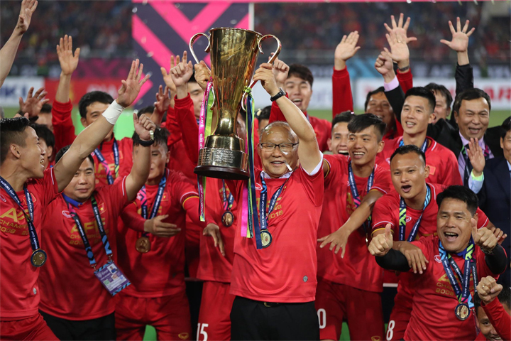  
HLV Park Hang Seo đã làm được rất nhiều cho bóng đá Việt Nam và người hâm mộ trân trọng những điều đó. (Ảnh: VnExpress).