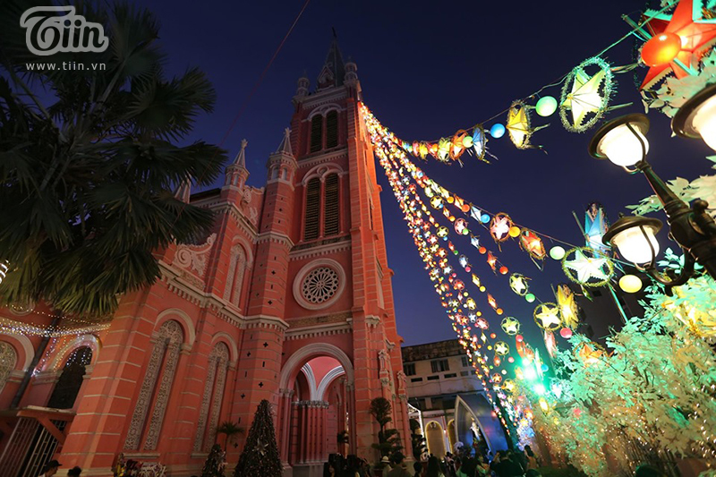  
Nhà thờ Tân Định được trang hoàng lộng lẫy cho dịp Giáng sinh (Ảnh: Tiin)