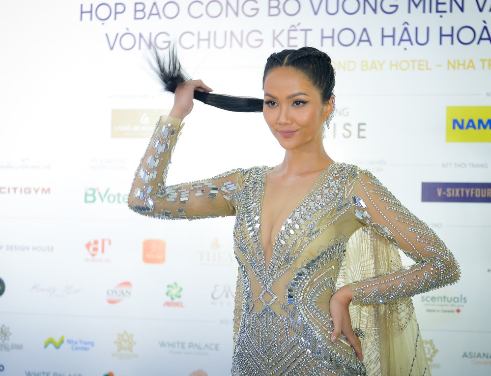 Cận cảnh chiếc vương miện của Tân Hoa hậu Hoàn vũ Việt Nam 2019 - Tin sao Viet - Tin tuc sao Viet - Scandal sao Viet - Tin tuc cua Sao - Tin cua Sao