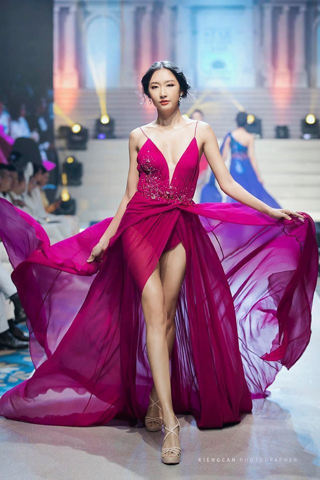 Thân hình nóng bỏng của Thanh Khoa - Tân Hoa hậu Sinh viên Thế giới