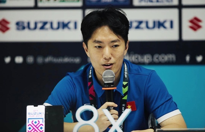  
Chung Kyu-jin từng là phiên dịch Hàn - Anh tại AFF Cup 2018