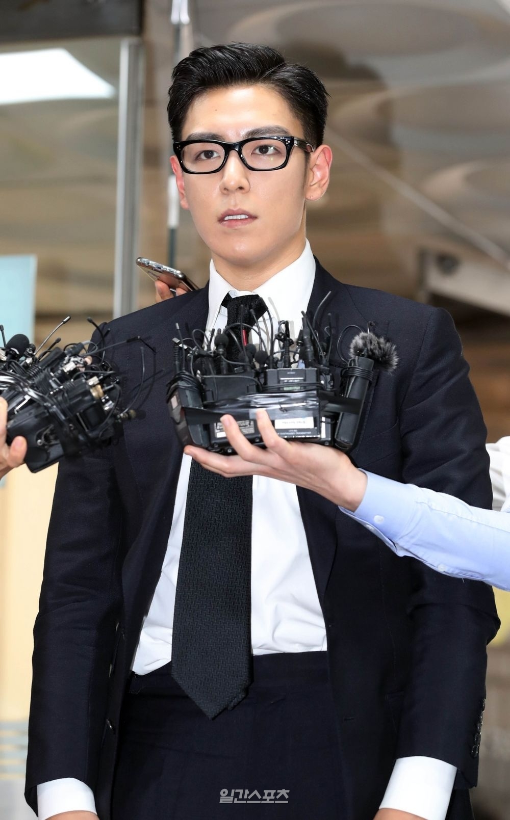  
Ngoại trừ Taeyang, các thành viên còn lại của BIGBANG đều vướng phải scandal về chất cấm và kinh doanh trái phép. (Ảnh: Koreaboo)