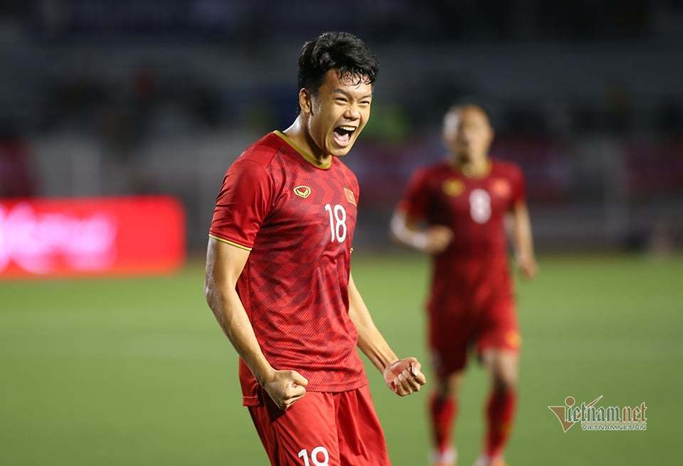  
Thành Chung đánh đầu gỡ hòa cho U22 Việt Nam tại phút 64 của trận đấu (Ảnh: Vietnamnet)