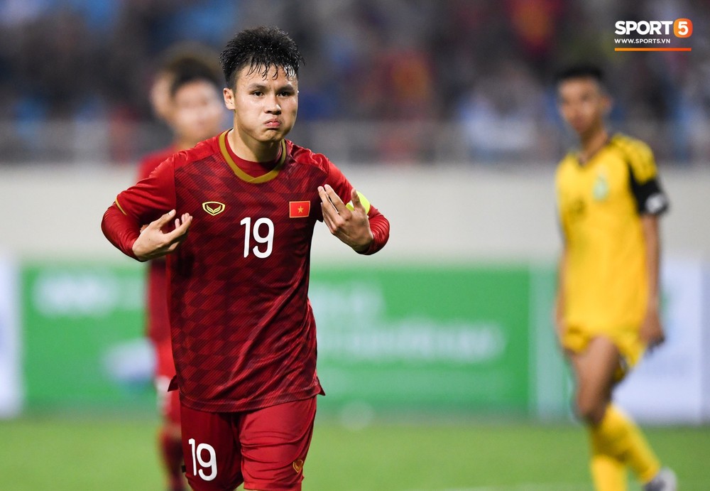  
Quang Hải xếp thứ 4 trong top 10 VĐV tiêu biểu toàn quốc 2019 (Ảnh: Sport5)