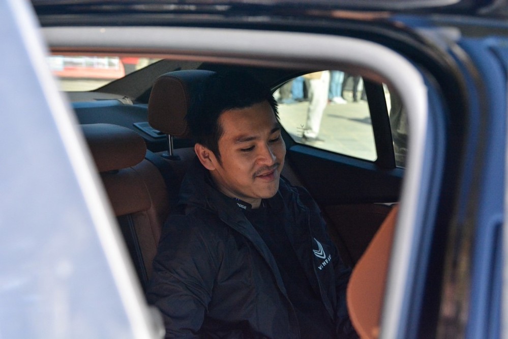 Sao Việt lần đầu ‘phượt’ Hà Giang đầy hiểm trở bằng ô tô VinFast: ‘Xe Việt đi sướng như xe ngoại’