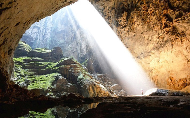  
Sơn Đoòng là hang động lớn nhất thế giới tính đến hiện nay.
