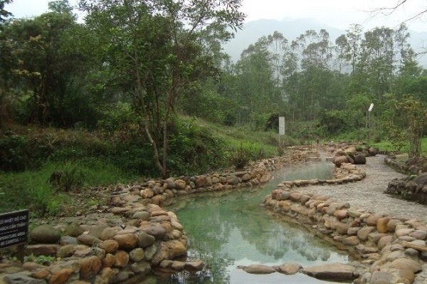 Top 12 suối nước nóng đẹp và nổi tiếng nhất ở Việt Nam
