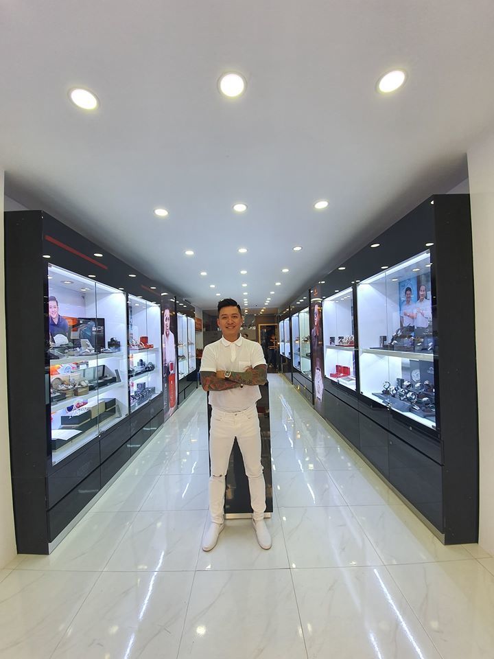 Tuấn Hưng mở cửa hàng điện thoại, đồng hồ hàng tỷ đồng ở Sài Gòn - Tin sao Viet - Tin tuc sao Viet - Scandal sao Viet - Tin tuc cua Sao - Tin cua Sao