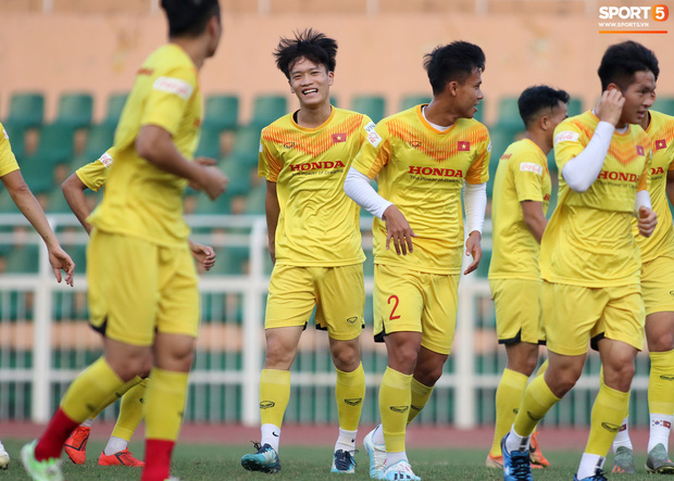  
Dàn cầu thủ của U23 Việt Nam đã bước qua lượt loại đầu tiên trước khi sang Thái Lan. (Ảnh: Sport5). 