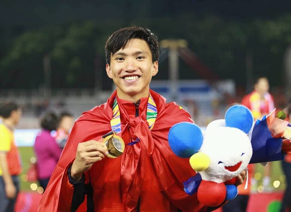  
Văn Hậu đã giành được chiếc huy chương vàng quý giá ở SEA Games 30. (Ảnh: NLĐ).