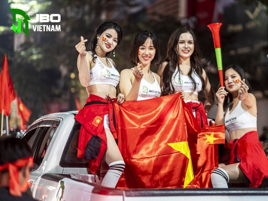 Việt Nam vô địch Sea Games: Người hâm mộ tại sân vận động Hoa Lư và toàn Việt Nam ăn mừng lịch sử!