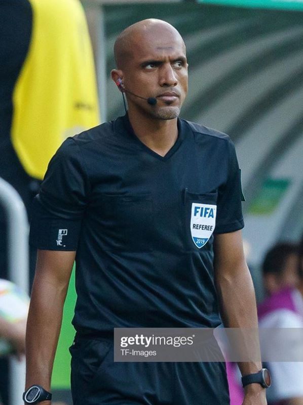  
Trọng tài Ahmed Al-Kaf đã đúng khi đưa ra quyết định phạt penalty đối với U23 Thái Lan. (Ảnh: Getty Images).
