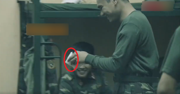 Lộ clip Jun Phạm - Anh Đức sử dụng băng vệ sinh trong quân ngũ - Tin sao Viet - Tin tuc sao Viet - Scandal sao Viet - Tin tuc cua Sao - Tin cua Sao