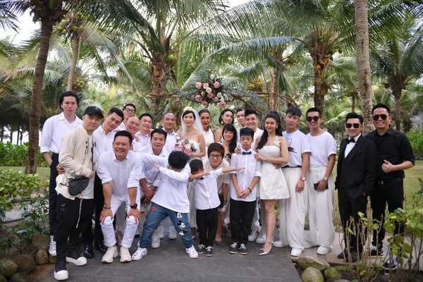 Những đám cưới Vbiz có dàn sao Việt dự diện đúng dresscode nhất
