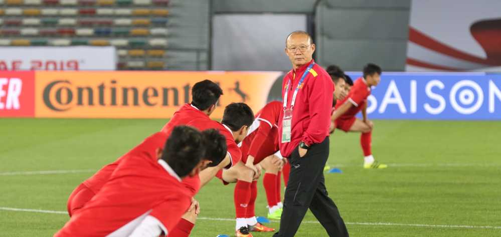  
Thầy Park nhận tin vui những ngày đầu năm mới khi các học trò trở lại sau chấn thương (Ảnh: FOX Sports Việt Nam)