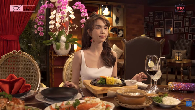 Ngọc Trinh khiến dân tình sửng sốt khi thưởng thức bữa ăn 20 triệu