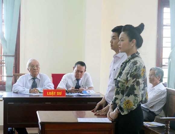  
Nhật Kim Anh và Bửu Lộc tại phiên toà. - Tin sao Viet - Tin tuc sao Viet - Scandal sao Viet - Tin tuc cua Sao - Tin cua Sao
