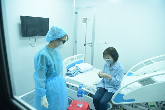  
Trong số 9 người nhiễm bệnh, có 4 trường hợp từng tiếp xúc với bệnh nhân trở về từ Vũ Hán (Ảnh: VNExpress)