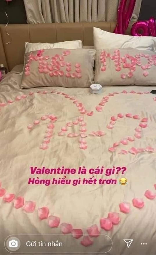  
Giường ngủ ngày Valentine có khắc tên Hiếu - Ngọc - Tin sao Viet - Tin tuc sao Viet - Scandal sao Viet - Tin tuc cua Sao - Tin cua Sao