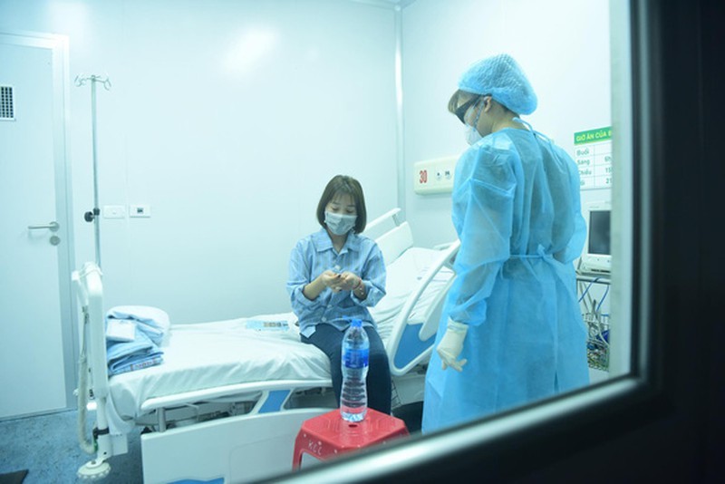  
Bệnh nhân được đưa vào cách ly và theo dõi sức khỏe (Ảnh minh họa: VNExpress)