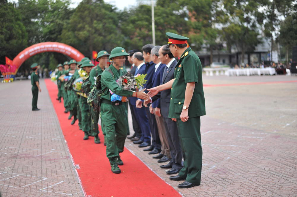  
Hình ảnh về buổi lễ nhận quân ở quảng trường