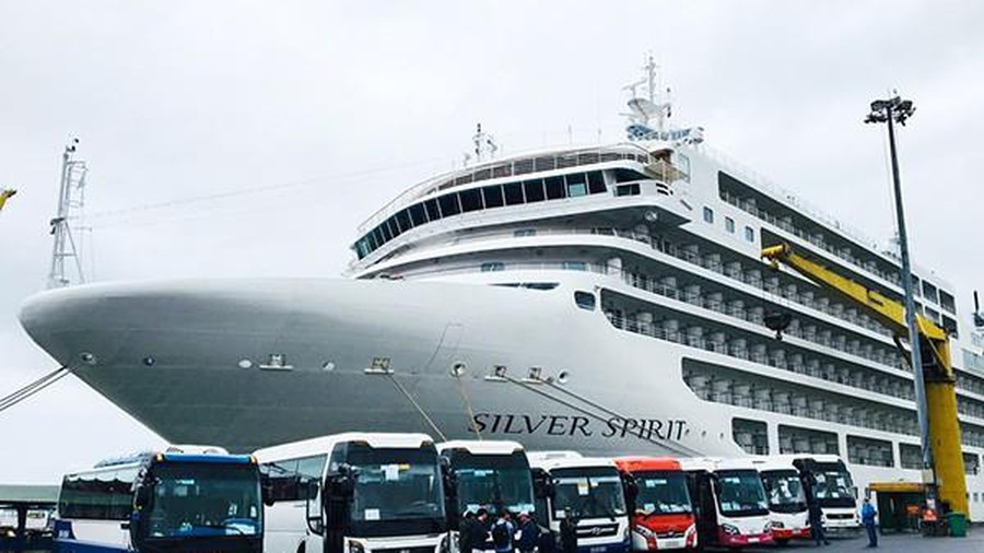  
Một tàu khác mang tên Silver Spirit cũng cập cảng tại TP.HCM trong ngày 22/2 (Ảnh: ANTV)